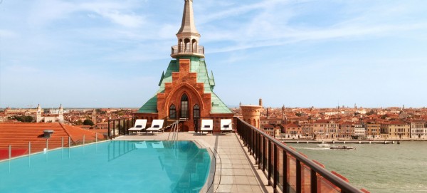 rooftop-swimming-pool-1680x758